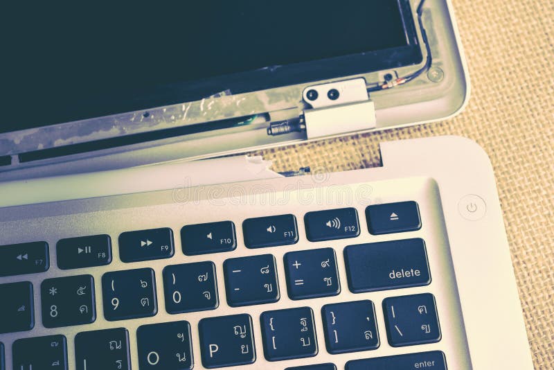 MacBook air screen broken internally